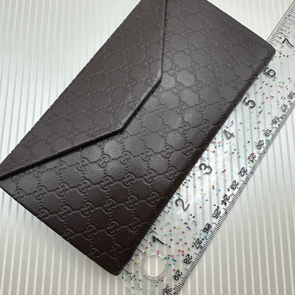 LARGE Gucci Brown Embossed Case for Glasses. - Picture 6 of 10